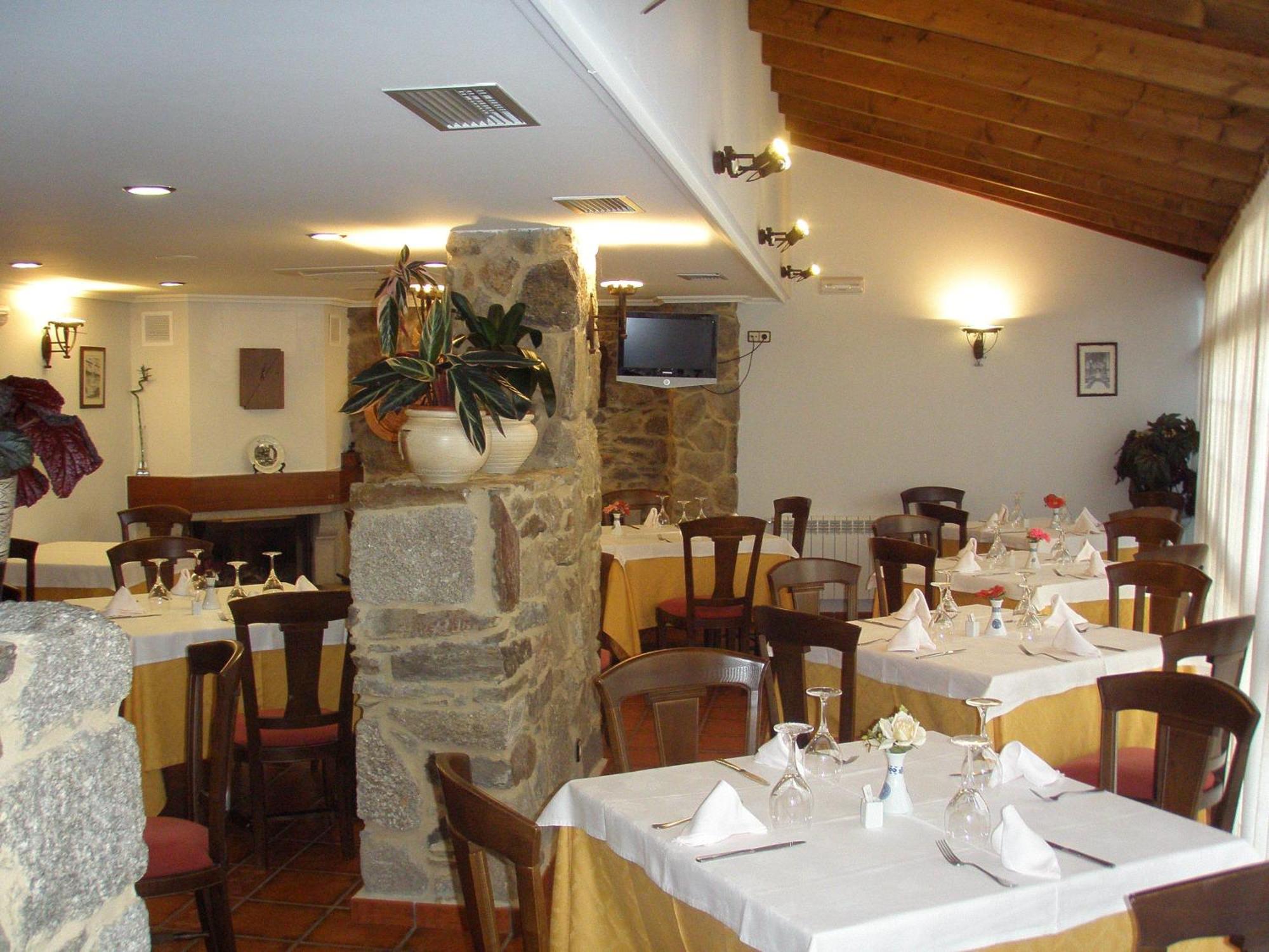 Hotel Caldelas Sacra-Pension Rustica 3 Estrellas Castro Caldelas Zewnętrze zdjęcie