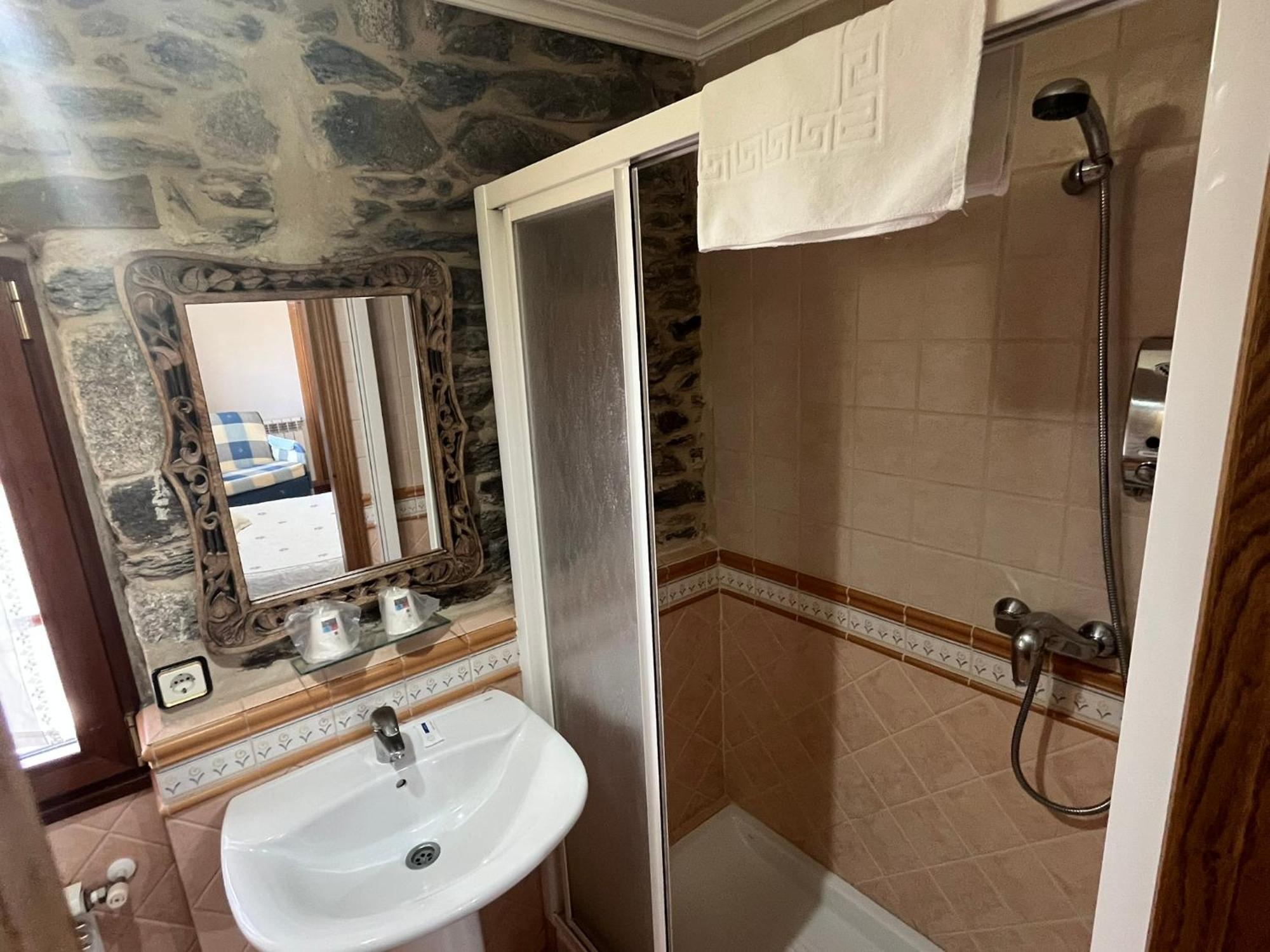 Hotel Caldelas Sacra-Pension Rustica 3 Estrellas Castro Caldelas Zewnętrze zdjęcie