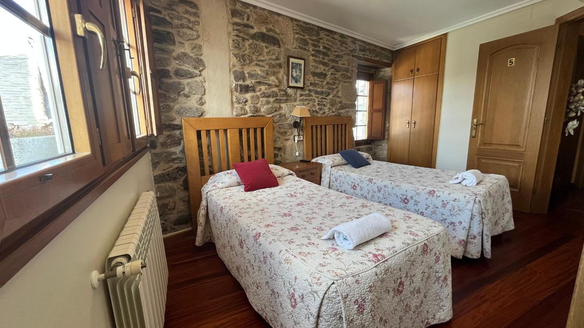 Hotel Caldelas Sacra-Pension Rustica 3 Estrellas Castro Caldelas Zewnętrze zdjęcie