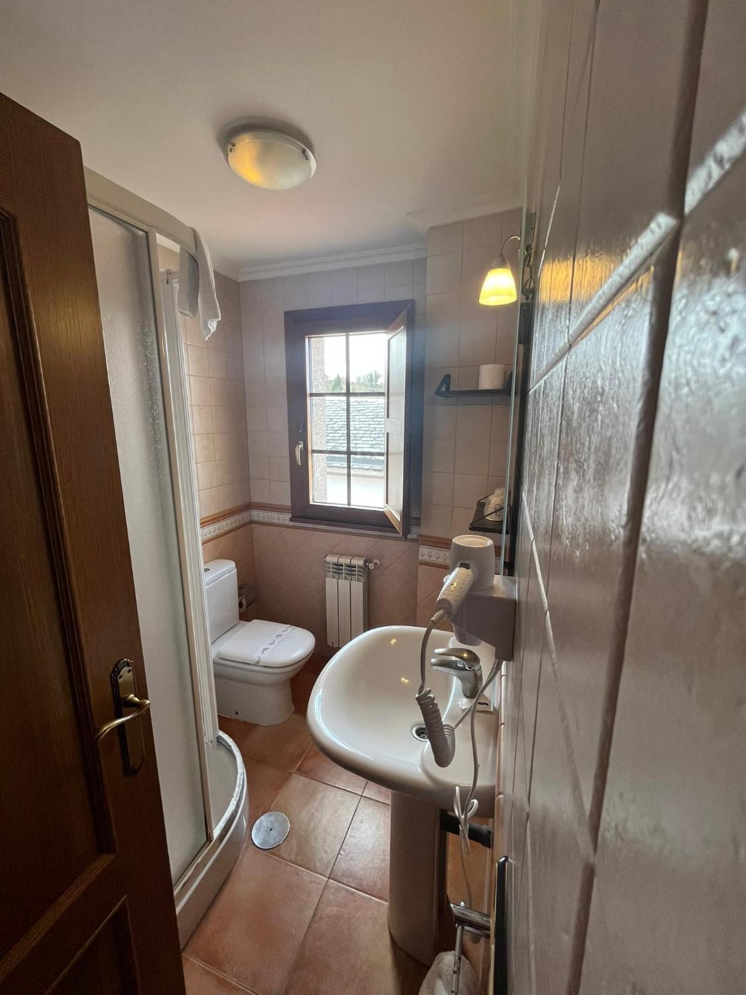 Hotel Caldelas Sacra-Pension Rustica 3 Estrellas Castro Caldelas Zewnętrze zdjęcie